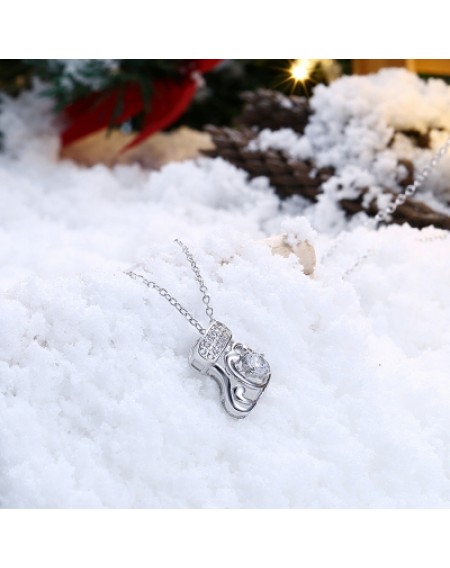 A White Zircon Necklace for Christmas